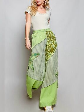 💚 Hello Gorgeous! POL Striped Floral Patchwork Wide leg Pants with Star Patch